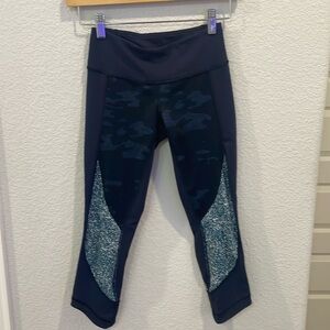 Lululemon‎ Blue with Print Cropped Leggings 2